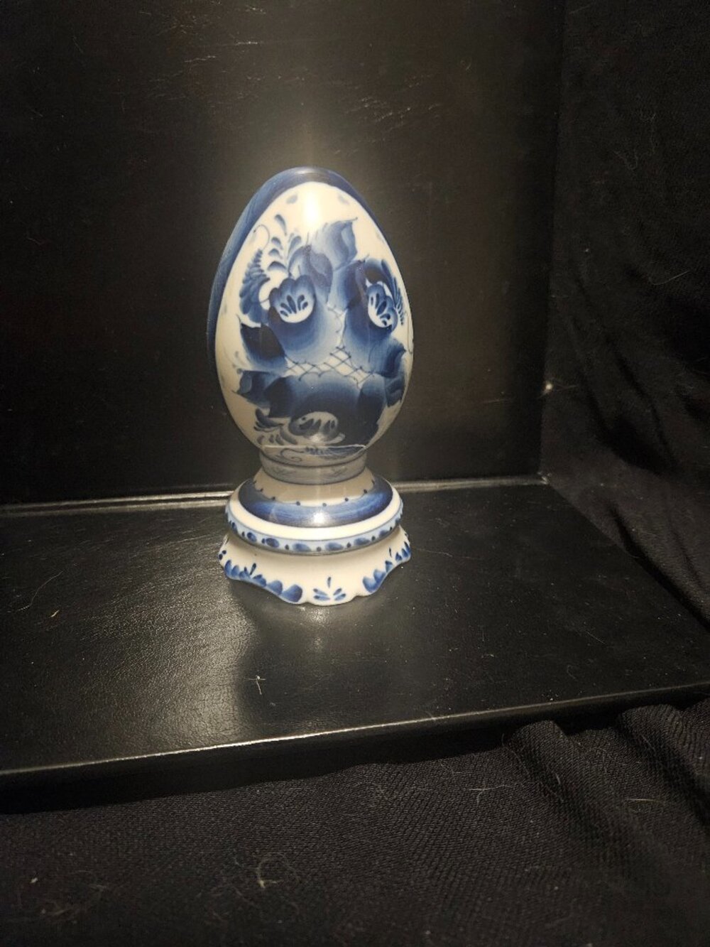 Vintage Gzhel porcelain egg blue made in USSR Hand signed Рьiженок Kapnkob